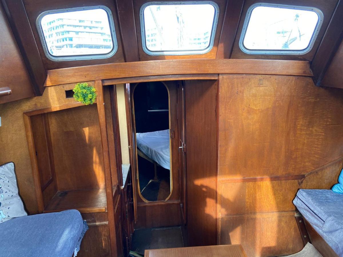 Fantastic Sailing Boat To Sleep In Barcelona Hotel Kültér fotó